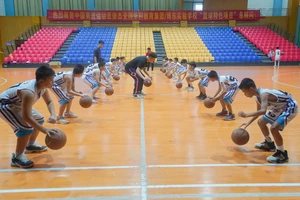 初中篮球队训练教学视频大全下载百度云